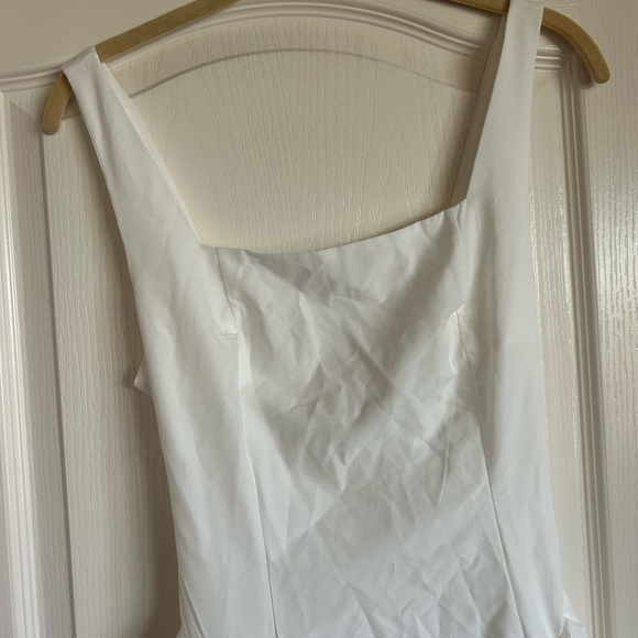 Square neck tank white mini dress backless bow fit and flare size medium NEW - Picture 8 of 11